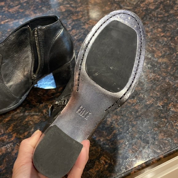 Frye Nora bootie. NWT - no box 6.5 - Picture 4 of 6